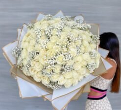 100 White Mondial Roses & Baby Breath