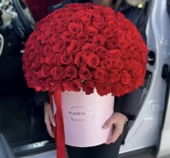 100 Red Roses Box