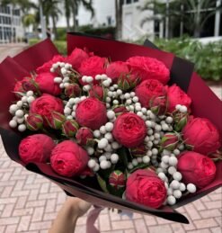 Bouquet of Garden Roses "Red Piano"