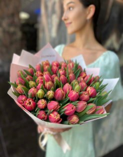 Pretty Love Tulips